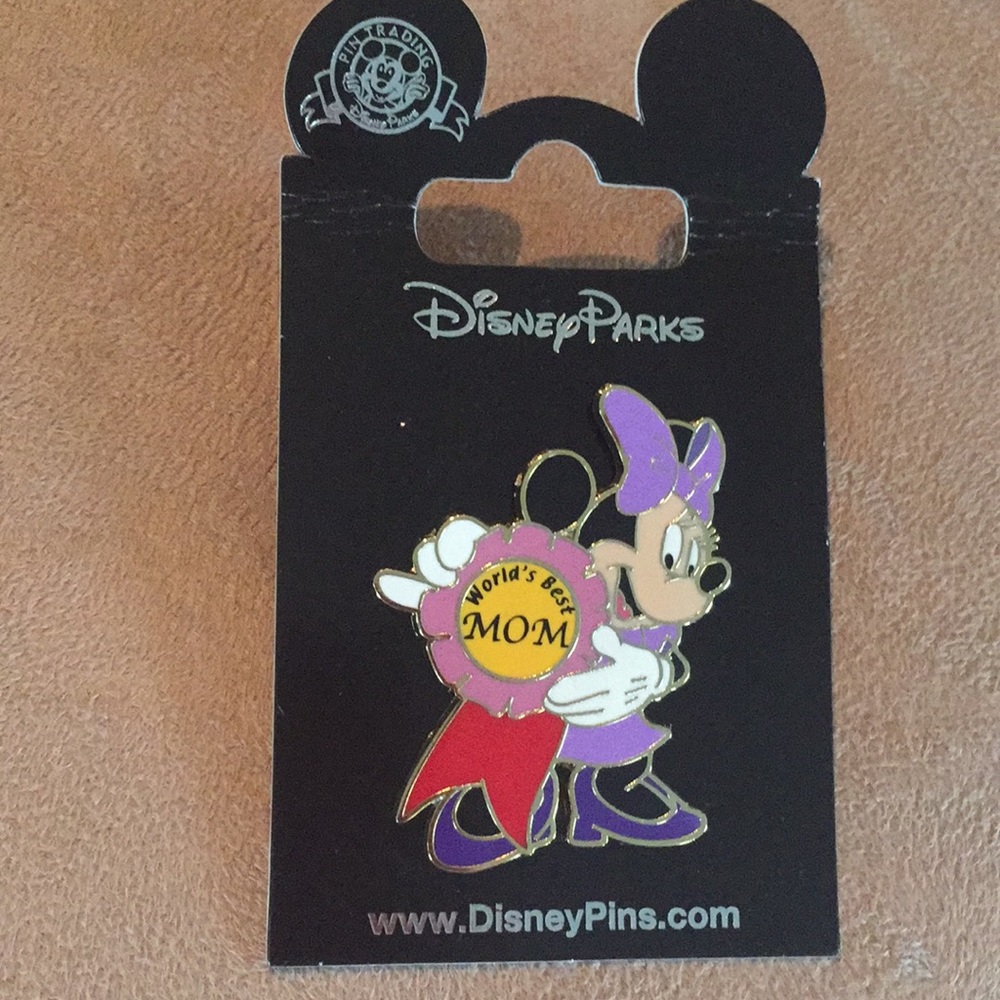 Disney Parks “World’s Best Mom” Minnie Pin - Picture 4 of 4